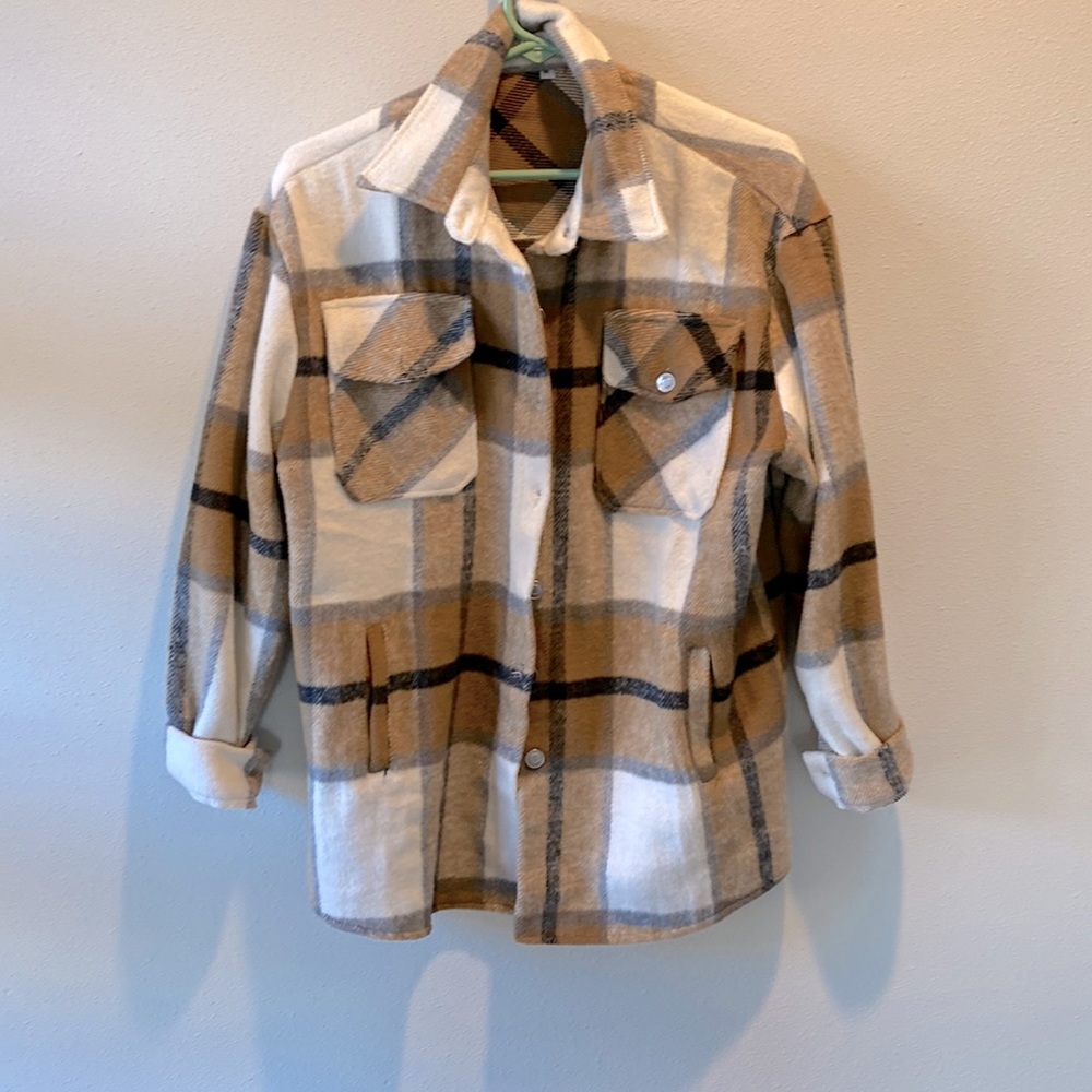 NWOT size medium casual plaid wool blend shacket